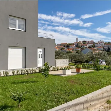 Casa Ilena Trogir-seget Apartment *