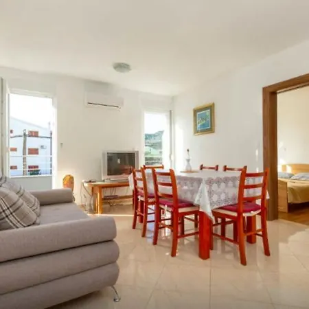 Casa Ilena Trogir-seget Apartment